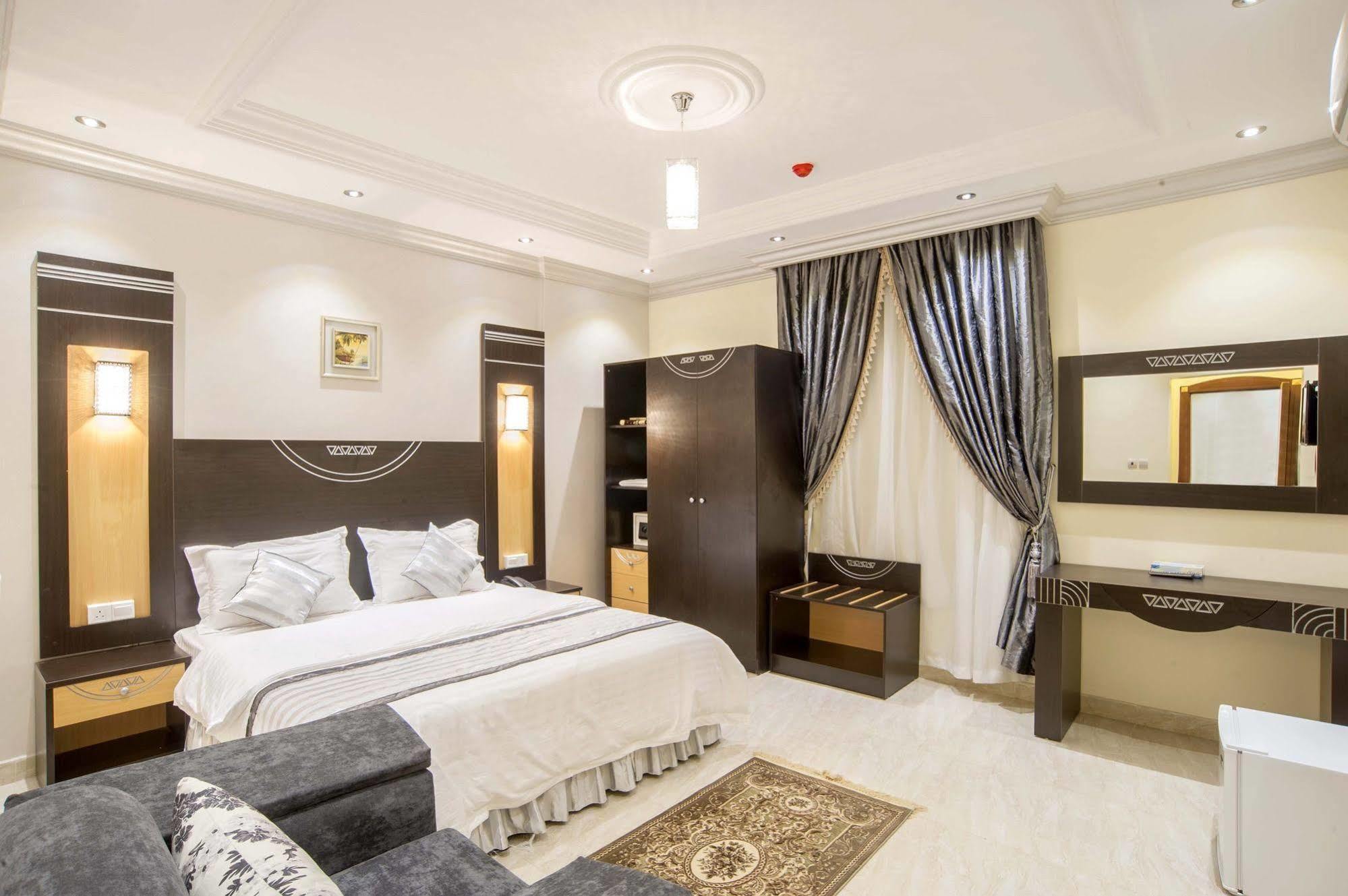Al Ezzah Palace Hotel Suites Cidde Dış mekan fotoğraf